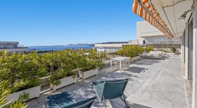 Bright 3 bedroom Penthouse Apartment for sale with panoramic and sea views in Antibes, Provence Alpes Cote d'Azur