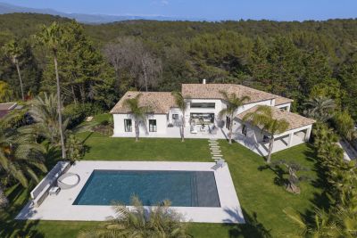 Luxury 5 bedroom Villa for sale in Mougins, Provence Alpes Cote d'Azur