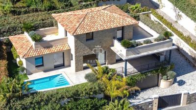 Immaculate 4 bedroom Villa for sale with sea and panoramic views in Sainte Maxime, Provence Alpes Cote d'Azur