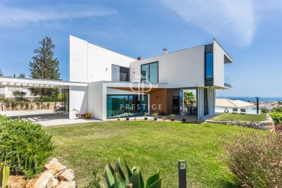 Immaculate 5 bedroom Villa for sale with sea view in Albufeira, Algarve