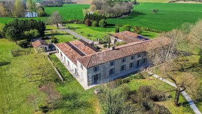 Immaculate 10 bedroom Manor House for sale with panoramic view in Agen, Nouvelle Aquitaine