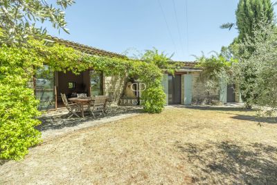 Authentic 4 bedroom House for sale in Gordes, Provence Alpes Cote d'Azur