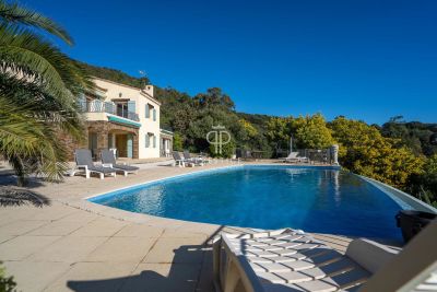 Inviting 4 bedroom Villa for sale with sea and panoramic views in Cavalaire sur Mer, Provence Alpes Cote d'Azur
