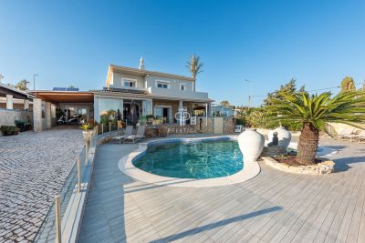 Stylish 4 bedroom Villa for sale with sea view in Praia da Luz, Algarve