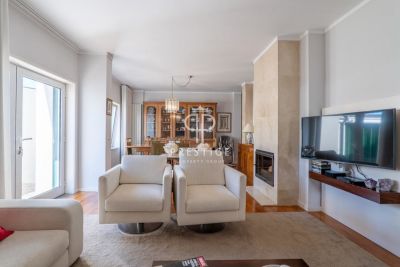 Spacious 4 bedroom Villa for sale in Matosinhos E Leca da Palmeira, 