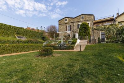 Authentic 5 bedroom Townhouse for sale with countryside view in Villanova d'Albenga, Liguria