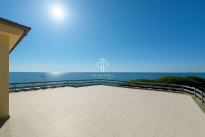 Immaculate 3 bedroom Apartment for sale with sea view in Bordighera, Liguria