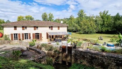 Authentic 3 bedroom House for sale in Ruch, Nouvelle Aquitaine