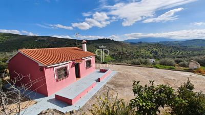 Authentic 2 bedroom House for sale with panoramic and countryside views in Riogordo, Andalucia