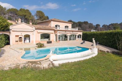 Immaculate 5 bedroom House for sale with panoramic view in Roquefort les Pins, Provence Alpes Cote d'Azur