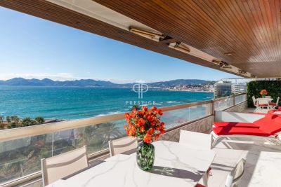Immaculate 2 bedroom Apartment for sale with panoramic and sea views in Cannes, Provence Alpes Cote d'Azur