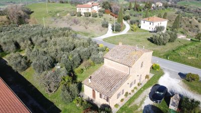 Authentic 7 bedroom Farmhouse for sale with countryside view in Volterra, Tuscany