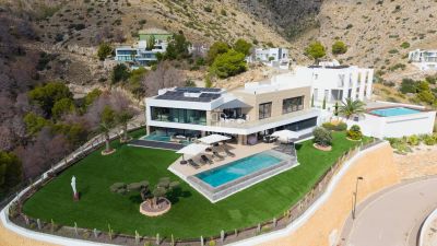 Immaculate 6 bedroom Villa with panoramic and sea views in Altea la Vella, Valencia