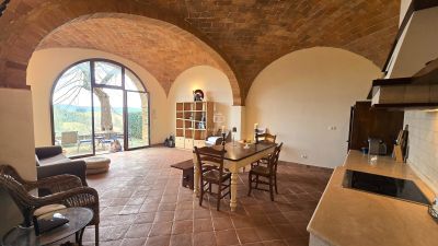 Renovated 2 bedroom Apartment for sale with countryside views in Volterra, Tuscany