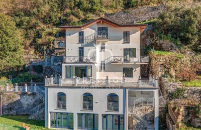 Immaculate 6 bedroom Villa for sale with lake or river view in Torno, Lombardy