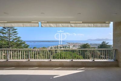 Immaculate 3 bedroom Apartment for sale with panoramic and sea views in Californie, Cannes, Provence Alpes Cote d'Azur