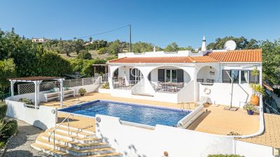 Stunning 3 bedroom House for sale with countryside view in Bordeira, Algarve