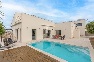 Unique 4 bedroom House for sale with panoramic view in Santa Barbara de Nexe, Algarve
