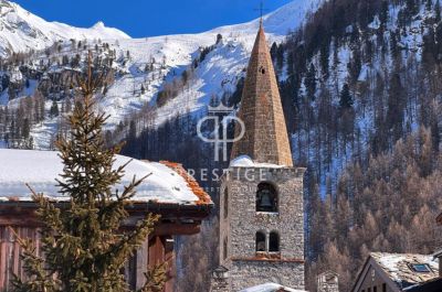 Immaculate 2 bedroom Apartment for sale in Val d'Isere, Auvergne Rhone Alpes