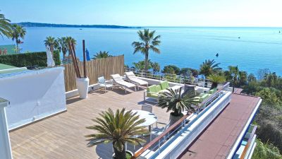 Waterfront 2 bedroom Apartment for sale with panoramic and sea views in Cannes, Provence Alpes Cote d'Azur