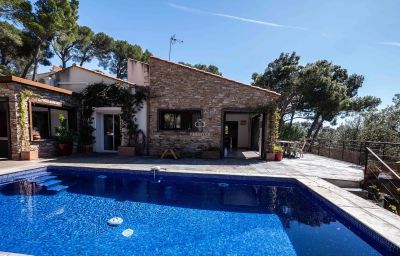 Stylish 4 bedroom Villa for sale with countryside view in Perpignan, Occitanie