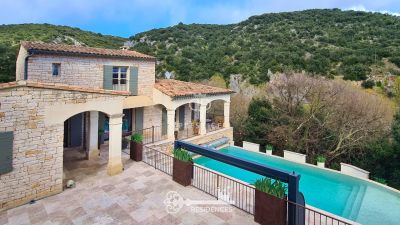 Stunning 4 bedroom House for sale with countryside view in Goudargues, Occitanie