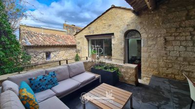 Authentic 2 bedroom House for sale with countryside view in Uzes, Occitanie