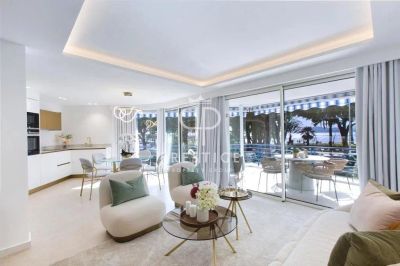 Luxury 2 bedroom Apartment for sale with sea view in Cannes, Provence Alpes Cote d'Azur