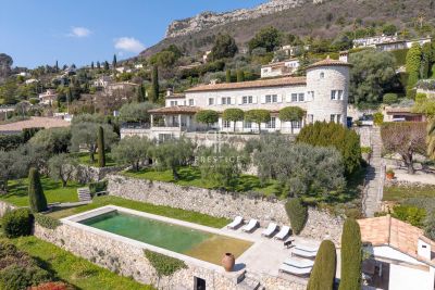Immaculate 6 bedroom Villa for sale with panoramic and sea views in Vence, Provence Alpes Cote d'Azur