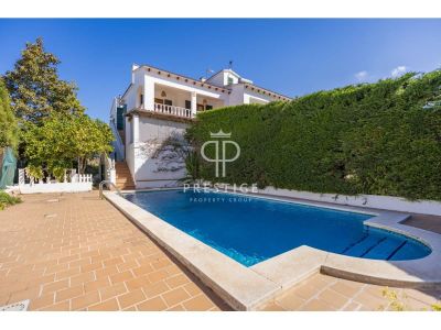 6 bedroom Townhouse for sale with Income Potential in Cala Galdana, Menorca