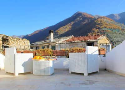 Authentic 3 bedroom Townhouse for sale with countryside view in Montalto Ligure, Taggia, Liguria