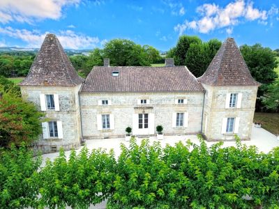 7 bedroom Manor House for sale with countryside view with Income Potential in Saint Colomb de Lauzun, Nouvelle Aquitaine