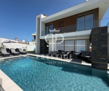 Immaculate 4 bedroom Villa for sale with panoramic view in Salir do Porto, Central Portugal