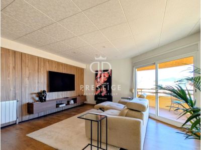 Renovated 3 bedroom Apartment for sale with panoramic view in Lloret de Mar, Catalonia