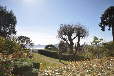 Beautiful 2 bedroom Apartment for sale with sea view in Cannes, Provence Alpes Cote d'Azur
