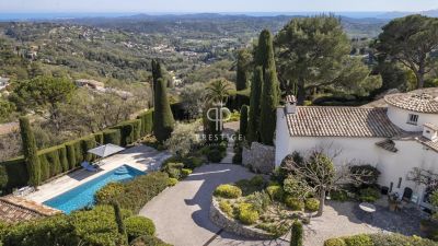 Beautiful 3 bedroom Villa for sale with sea and panoramic views in Chateauneuf, Provence Alpes Cote d'Azur