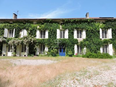 Character 9 bedroom Manor House for sale with countryside view in Castres, Occitanie