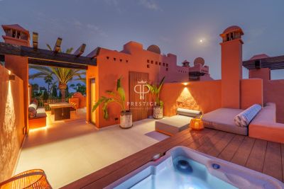 Luxury 4 bedroom Townhouse for sale with panoramic view in Puente Romano, Marbella, Andalucia