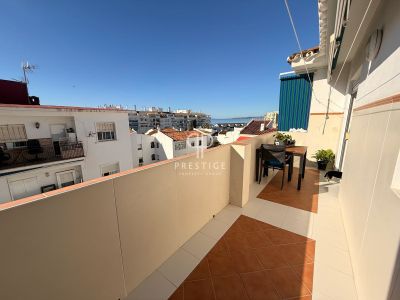 Inviting 3 bedroom Apartment for sale with sea view in Estepona, Andalucia