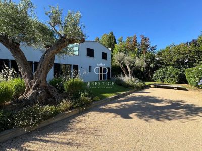 Immaculate 5 bedroom House for sale with panoramic view in La Croix Valmer, Provence Alpes Cote d'Azur