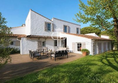 Authentic 7 bedroom House for sale in Les Portes en Re, Nouvelle Aquitaine