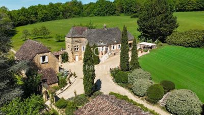 Beautiful 7 bedroom Farmhouse for sale with countryside view in La Chapelle Aubareil, Nouvelle Aquitaine