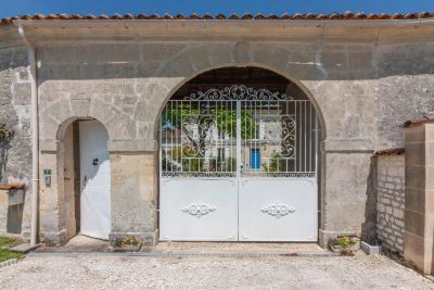 Beautiful 6 bedroom Manoire for sale with countryside view in Saint Sulpice de Cognac, Nouvelle Aquitaine