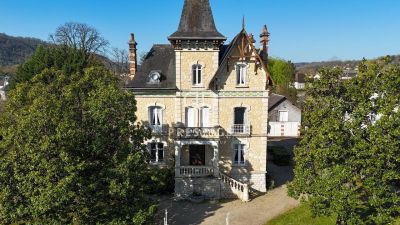 Grand 8 bedroom House for sale in Terrasson Lavilledieu, Nouvelle Aquitaine