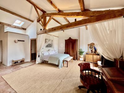 Renovated 4 bedroom House for sale in Caunes Minervois, Occitanie