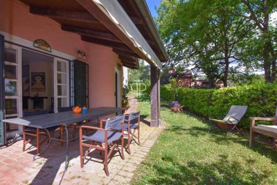 Inviting 4 bedroom Villa for sale in Garlenda, Liguria