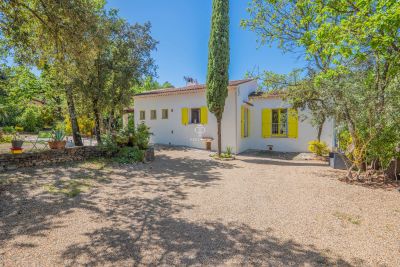 Inviting 5 bedroom House for sale with countryside view in Lorgues, Provence Alpes Cote d'Azur