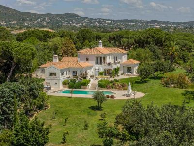 Unique 6 bedroom Villa for sale with countryside and panoramic views in Loule, Algarve