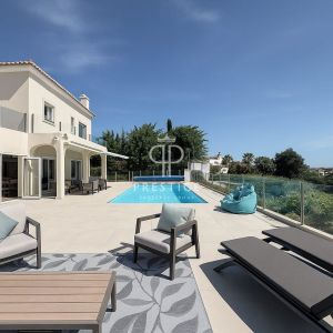 Immaculate 4 bedroom Villa for sale with panoramic and sea views in Loule, Algarve