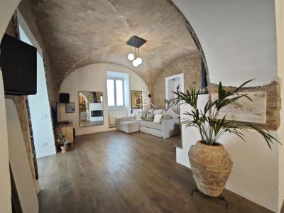 Character 4 bedroom Apartment for sale with panoramic view in Volterra, Tuscany